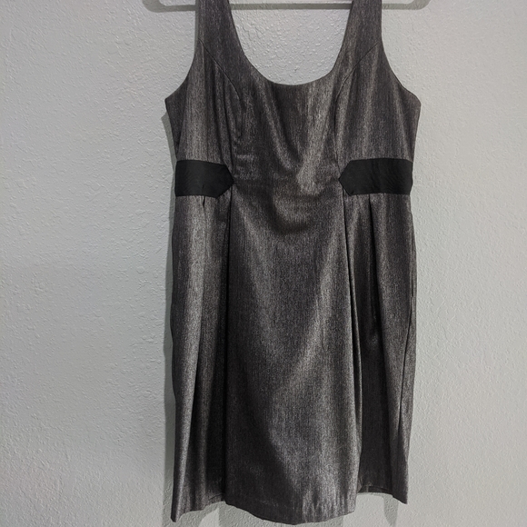 Dress - Picture 2 of 6